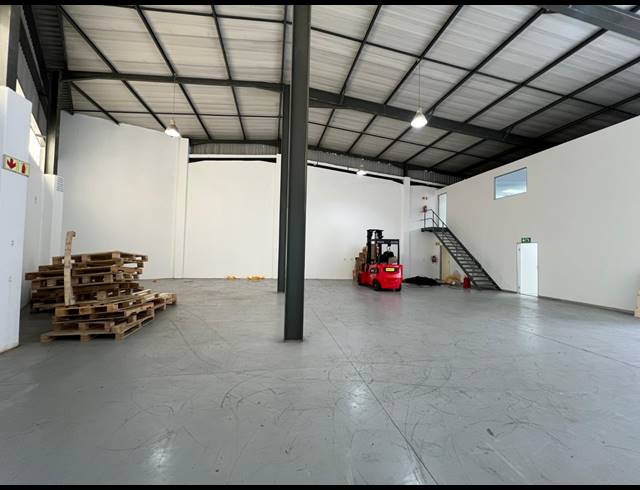 363M² WAREHOUSE TO LET IN OLIVEDALE